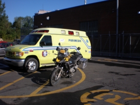 Ambulance et moto