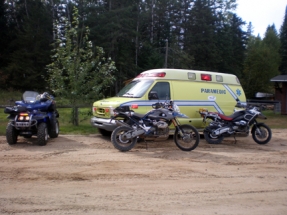 Ambulance et motos